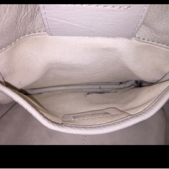 Michael Kors 💯authentic leather bag. - Picture 6 of 8